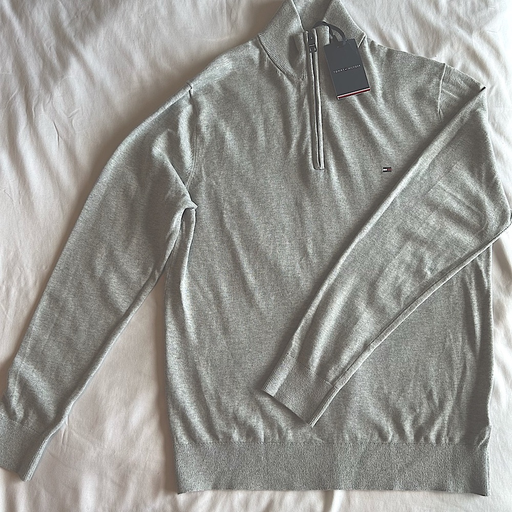 NWT Men’s Tommy Hilfiger Knit 1/4 zipper sweater Size XL